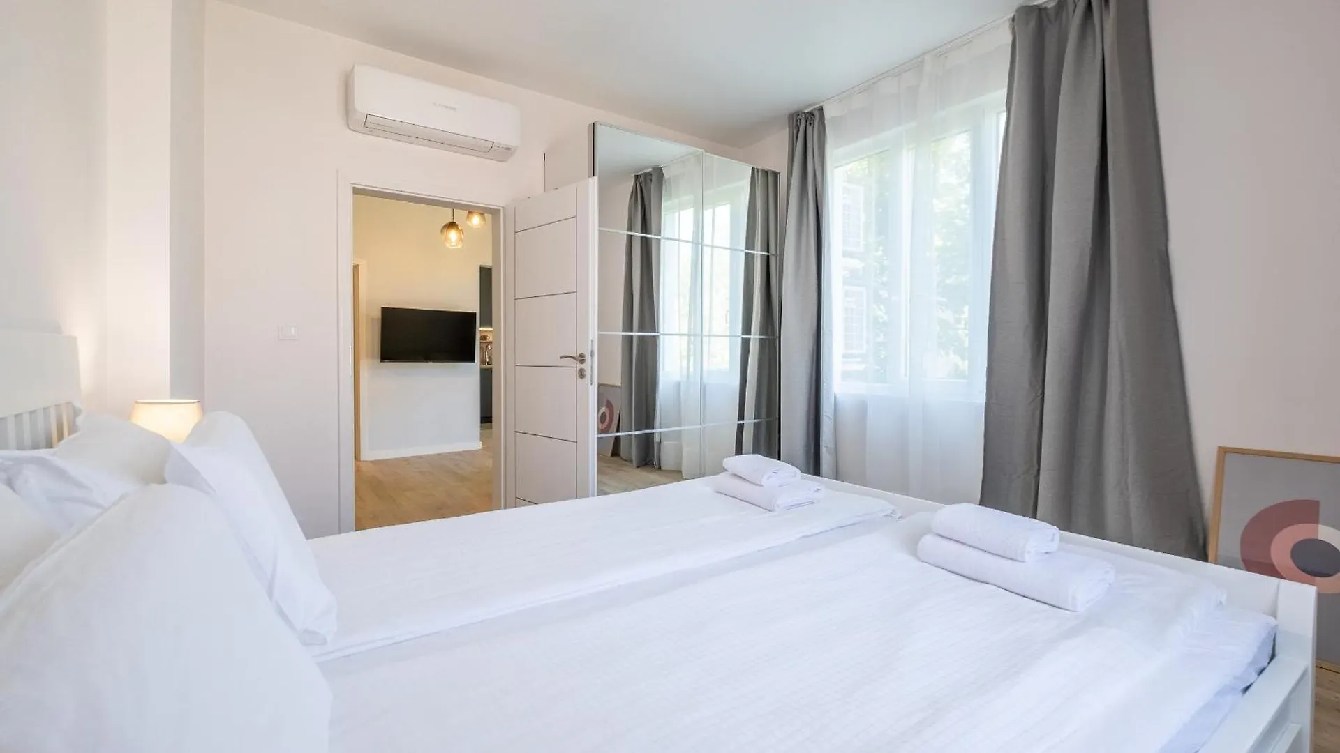 Town Place - 1 Bedroom Apartment Sofia